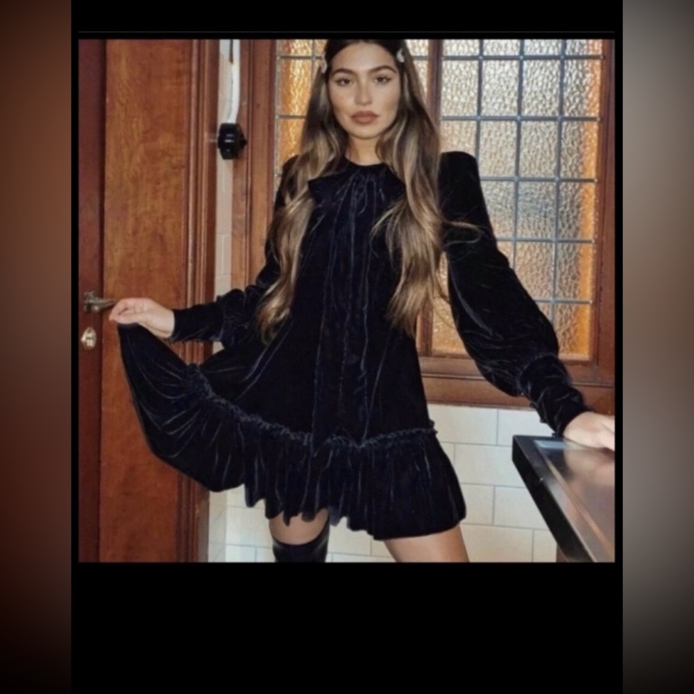 The Vampire’s Wife x H&M Mini Dress Baby Doll Bow Accents in Black Velvet Size M